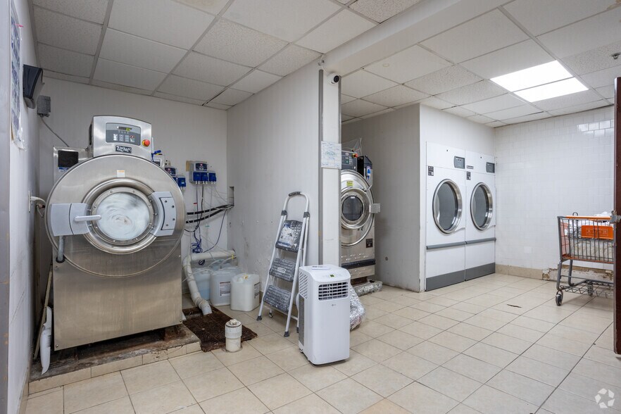 More Photos Of 5087 Clark Howell Hwy, Atlanta Hotel For Sale