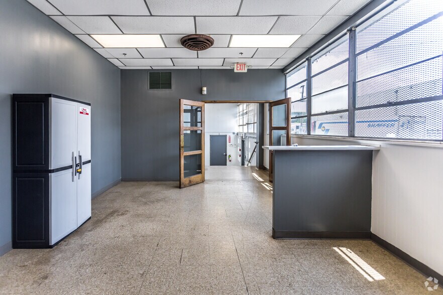 More Photos Of 1100 E Parkway S, Memphis Refrigeration Cold Storage For Lease