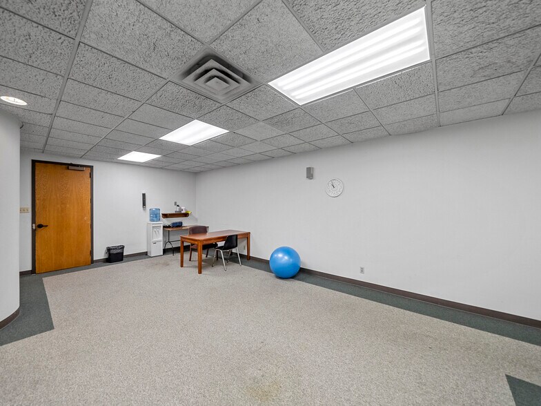More Photos Of 375 Municipal Dr, Richardson Medical For Sale