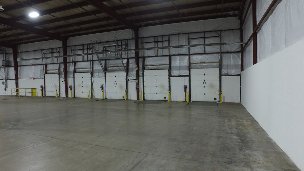 More Photos Of 214 N Wright St, Delavan Distribution For Lease