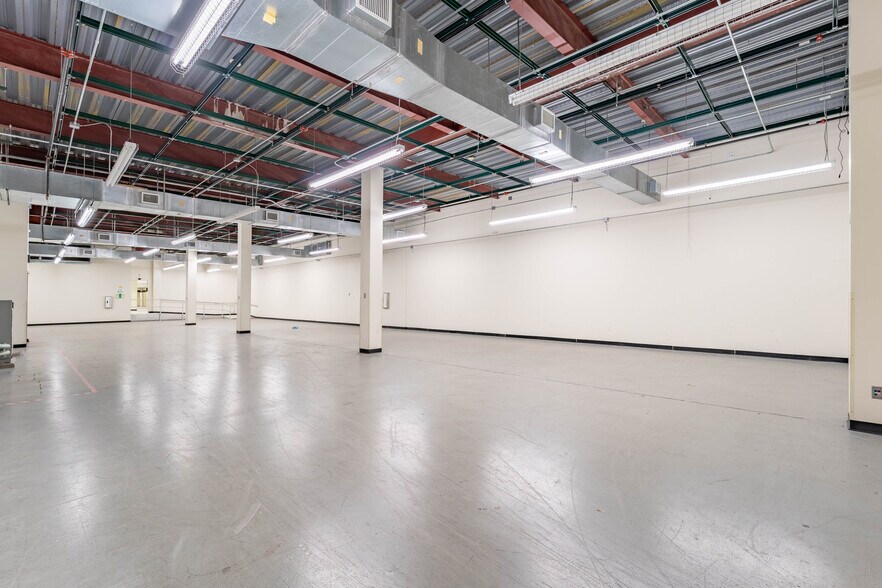 More Photos Of 2703 N Central Expy, Richardson Unknown For Lease