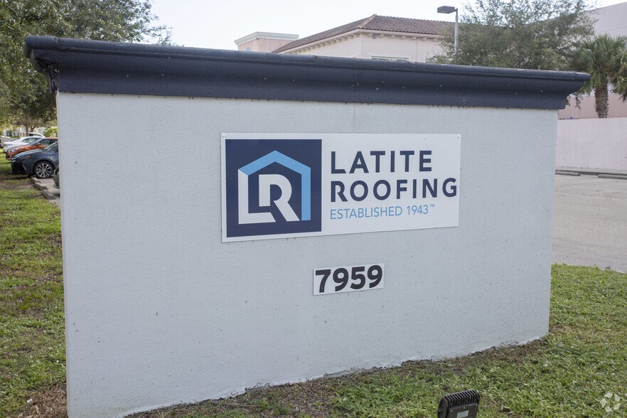 More Photos Of 7959 Drew Cir, Fort Myers Warehouse For Lease