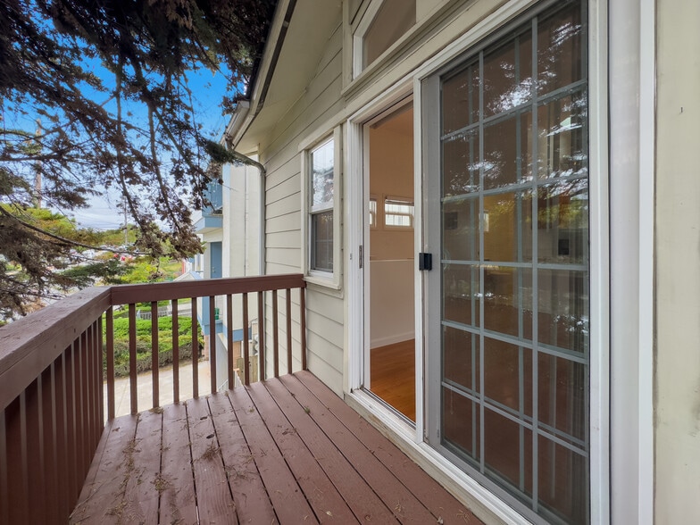 More Photos Of 534 Adams St, Albany Apartments For Sale