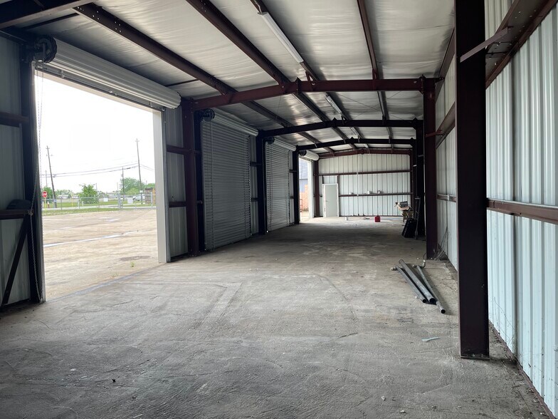 More Photos Of 1222 Frankie St, Houston Warehouse For Sale