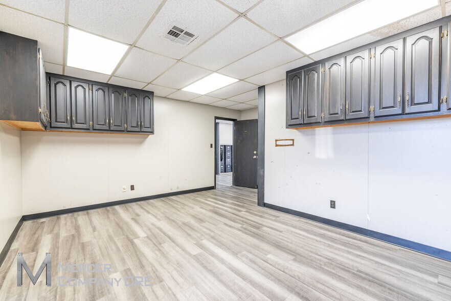 More Photos Of 6501 S I 35 Service Rd, Oklahoma City Warehouse For Lease