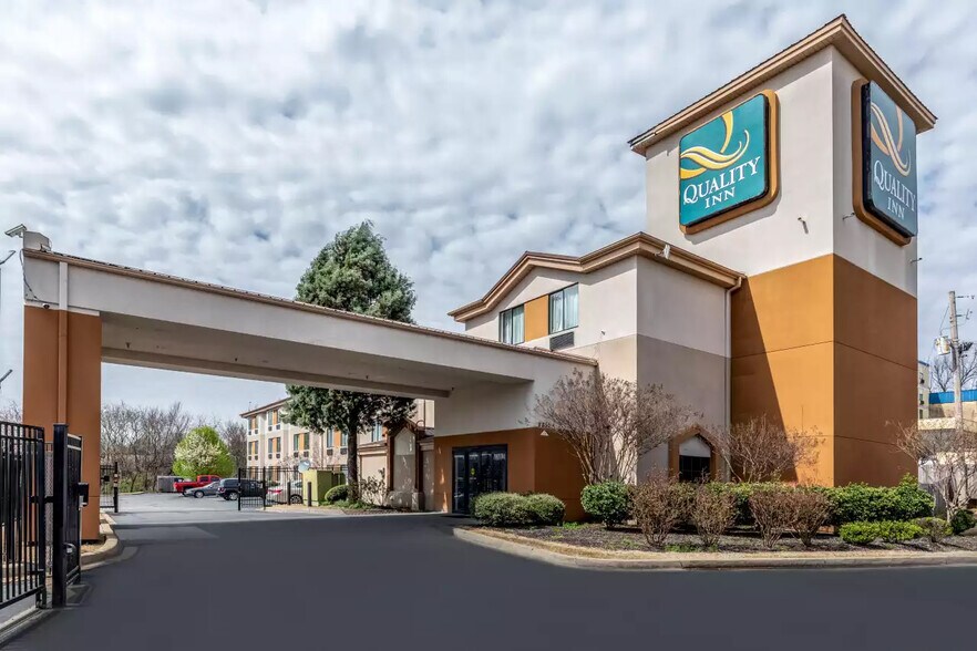 More Photos Of 2855 Old Austin Peay Hwy, Memphis Hotel For Sale