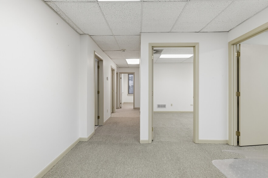 More Photos Of 355 Bridge St, Northampton Office For Lease