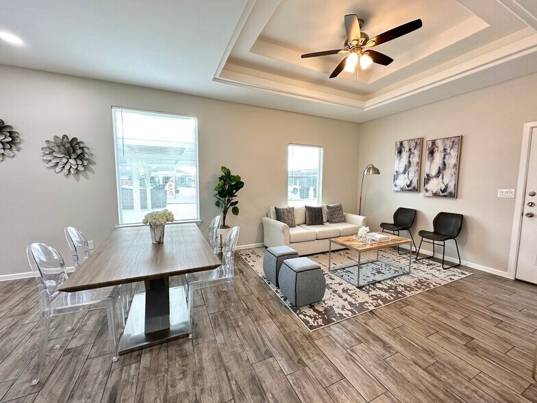 More Photos Of 1300 S Yankton St, Alton Apartments For Sale