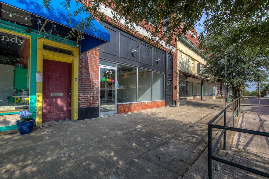 More Photos Of 1213 Washington St, Commerce Storefront Retail Office For Sale