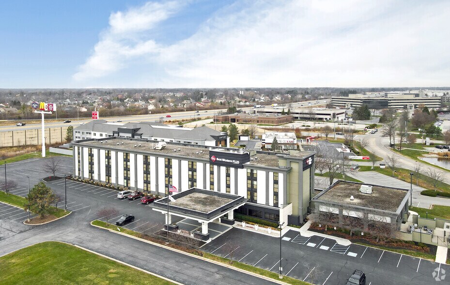 More Photos Of 7220 Woodland Dr, Indianapolis Hotel For Sale