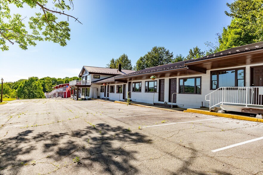 More Photos Of 196 US Route 1, Bucksport Hotel For Sale