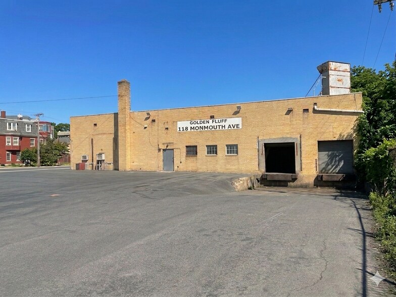 More Photos Of 118 Monmouth Ave, Lakewood Distribution For Lease