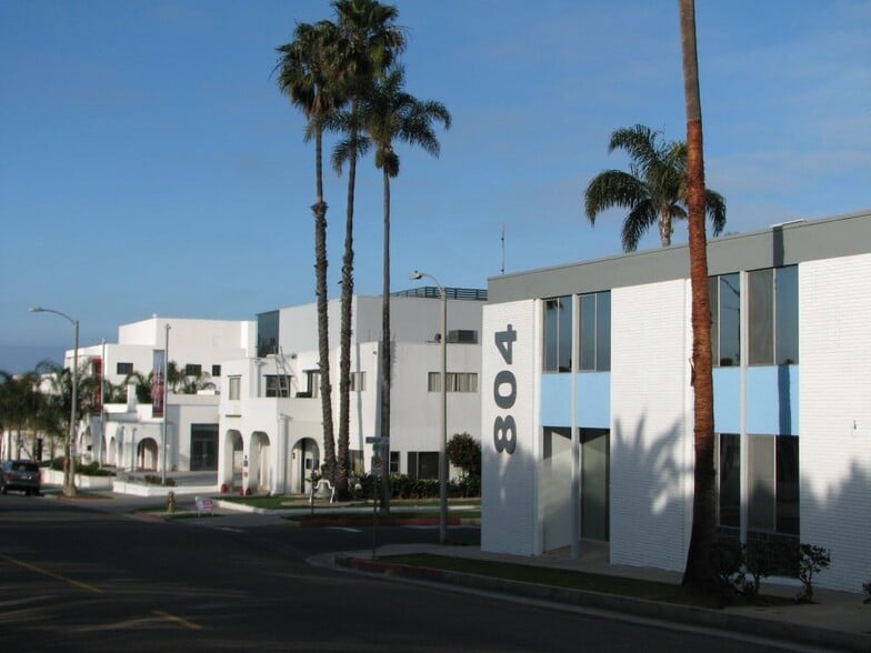 More Photos Of 804 Pier View Way, Oceanside Office For Lease