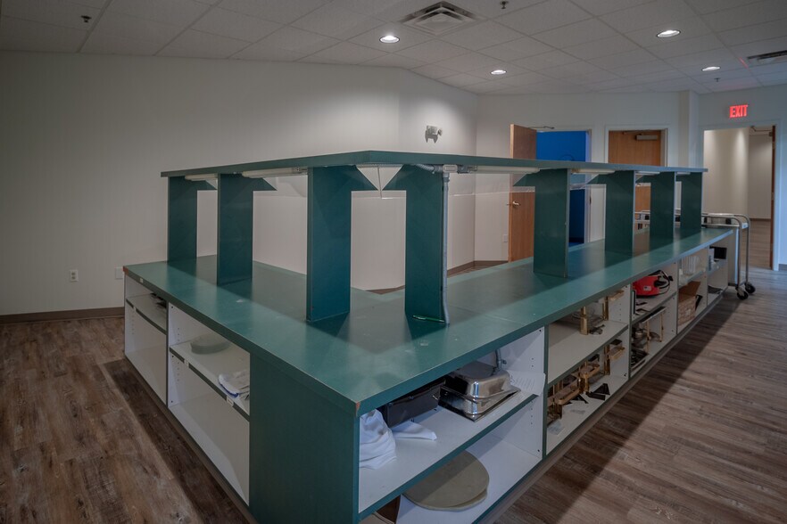 More Photos Of 101 Spring St, Excelsior Springs Theater Concert Hall For Sale