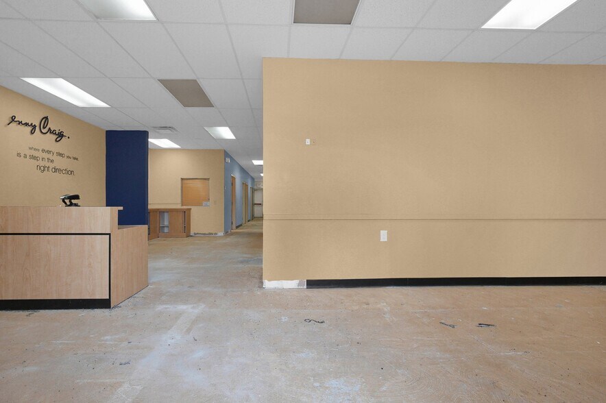 More Photos Of 747-889 Bethel Rd, Columbus Storefront For Lease