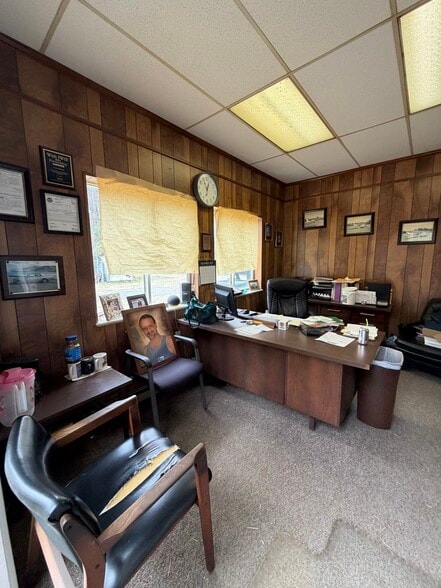 More Photos Of 10615 Crain hwy, Faulkner Auto Repair For Sale