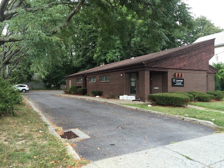 Primary Photo Of 149 S Grand Ave, Poughkeepsie Medical For Sale