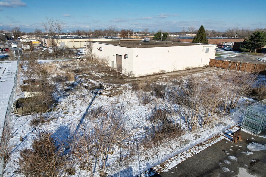 More Photos Of 4878 Van Epps Rd, Brooklyn Heights Manufacturing For Sale