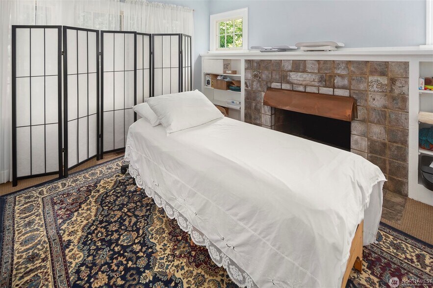 More Photos Of 2012 65th St, Seattle Office For Sale