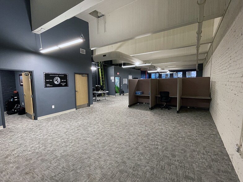 More Photos Of 125 N Main St, Greenville Loft Creative Space For Lease