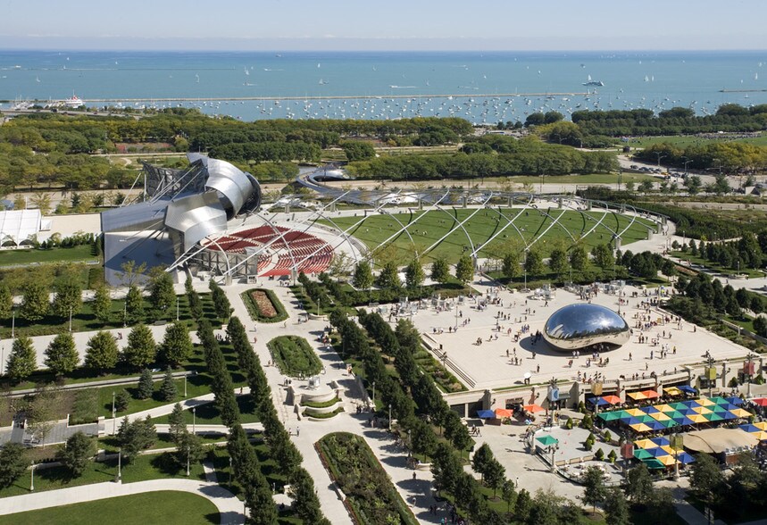 More Photos Of 111 N Wabash Ave, Chicago Office For Sale