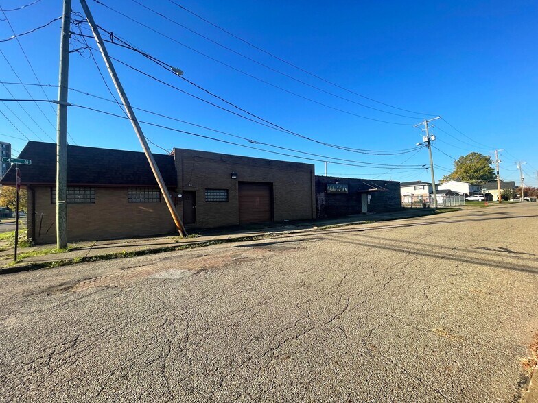 More Photos Of 407 High Ave SW, Canton Warehouse For Sale