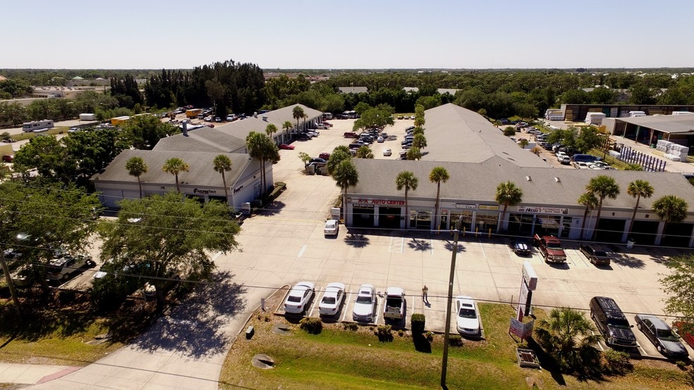 More Photos Of 4590 Babcock St NE, Palm Bay Warehouse For Lease