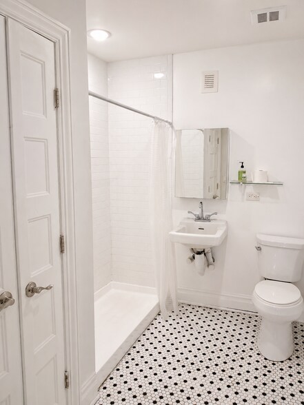 More Photos Of 331 Baldwin Ave, Jersey City Apartments For Sale