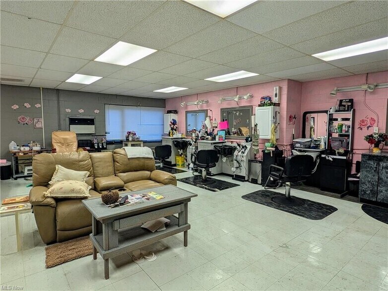 More Photos Of 66 Roosevelt St, Reedy Manufacturing For Sale