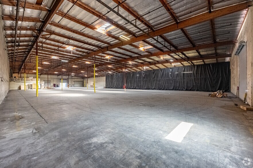 More Photos Of 18903 Anelo Ave, Carson Warehouse For Lease