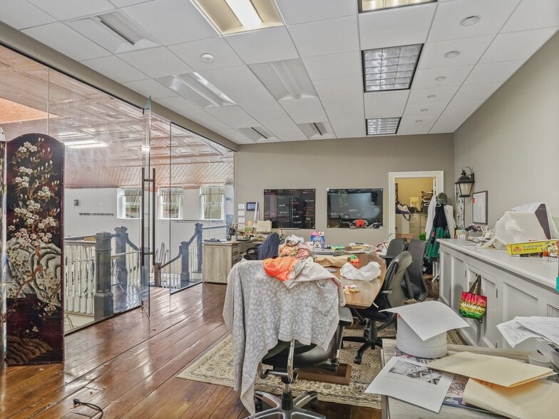 More Photos Of 253-259 Mill St, Greenwich General Retail For Lease