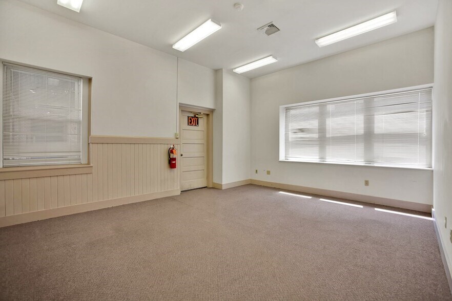 More Photos Of 2 Waln St, Wellsboro Office For Sale