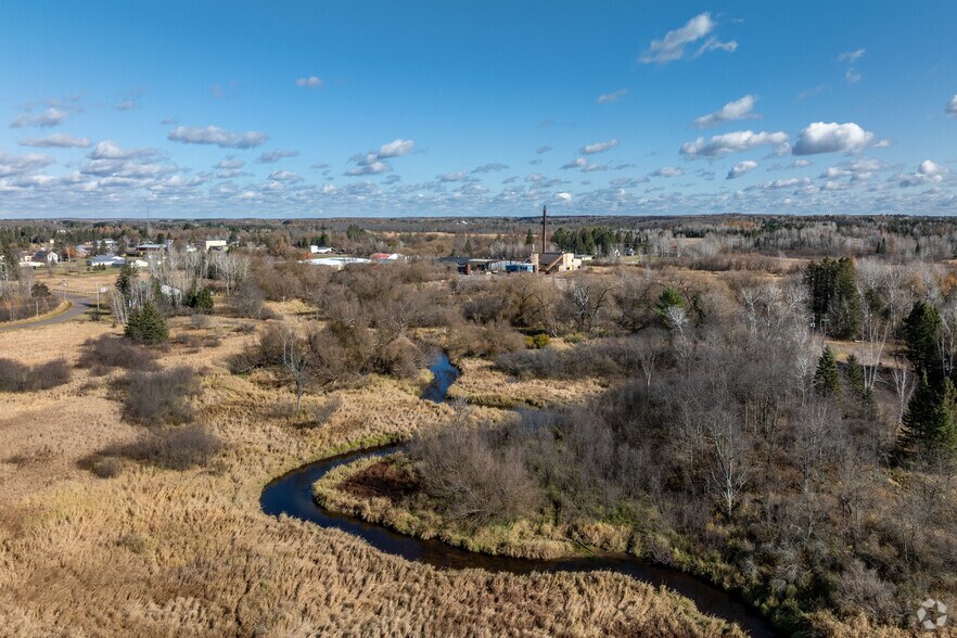 More Photos Of 236 S 2nd St, Butternut Distribution For Sale