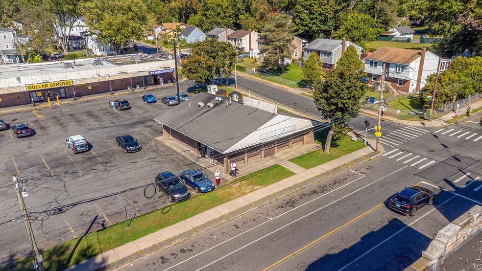 Primary Photo Of , Hartford General Retail For Sale