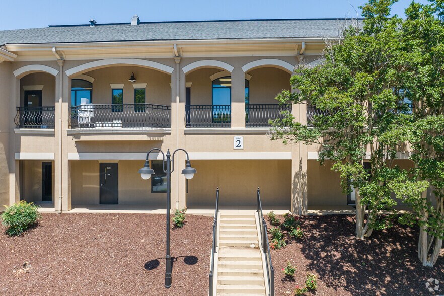 More Photos Of 1121 Johnson Ferry Rd, Marietta Unknown For Lease