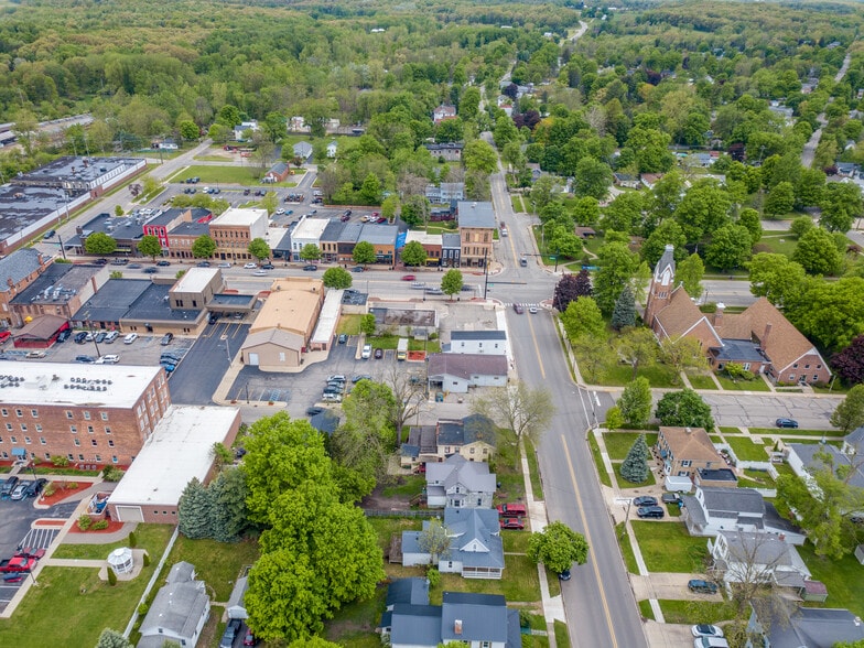 More Photos Of 264 E Chicago St, Jonesville Service Station For Sale