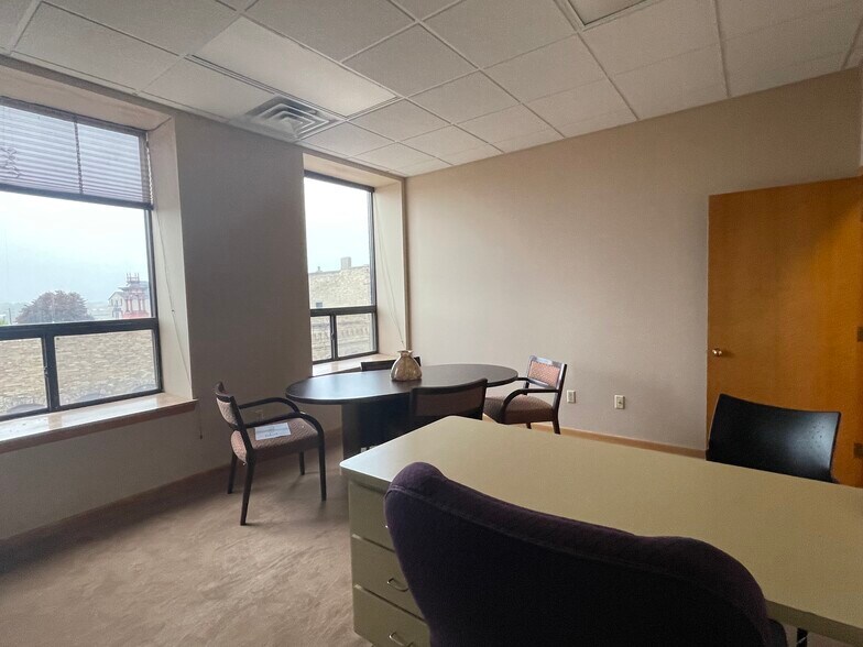 More Photos Of 600 S Main St, Oshkosh Office For Lease