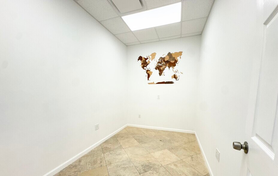 More Photos Of 3160 N 46th Ave, Saint Petersburg Warehouse For Sale