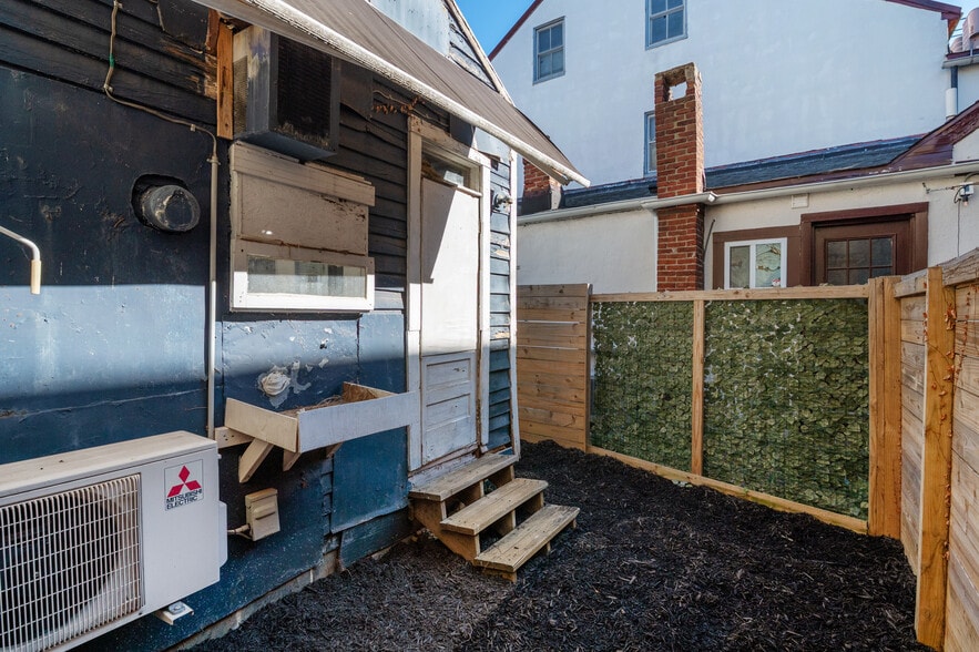 More Photos Of 45 Randall St, Annapolis Storefront For Sale