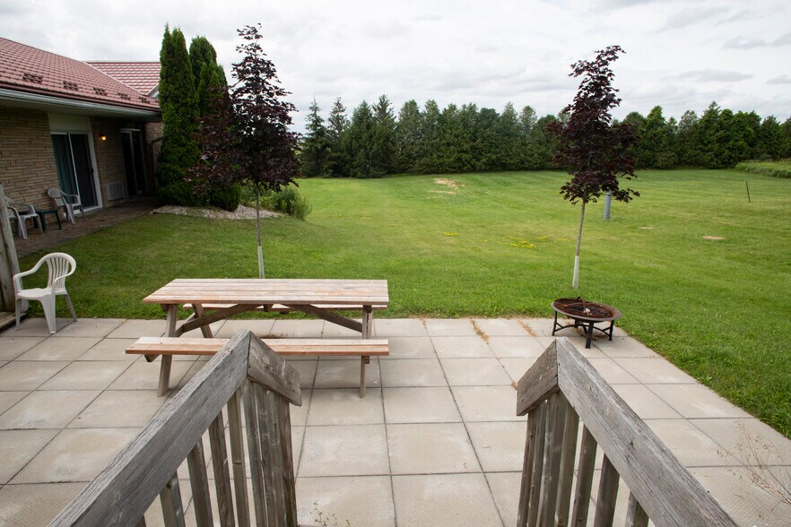 More Photos Of 8500 Road 164, Listowel Hotel For Sale