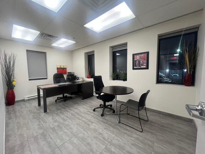 Primary Photo Of 8600 Rue Jarry E, Anjou Office For Lease