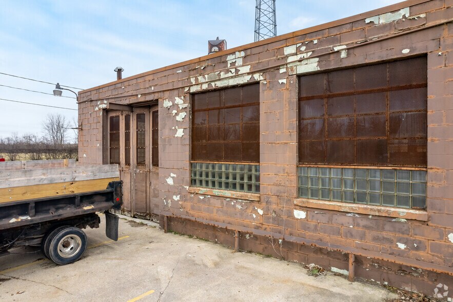 More Photos Of 1716 S Jefferson Ave, Saginaw Warehouse For Sale