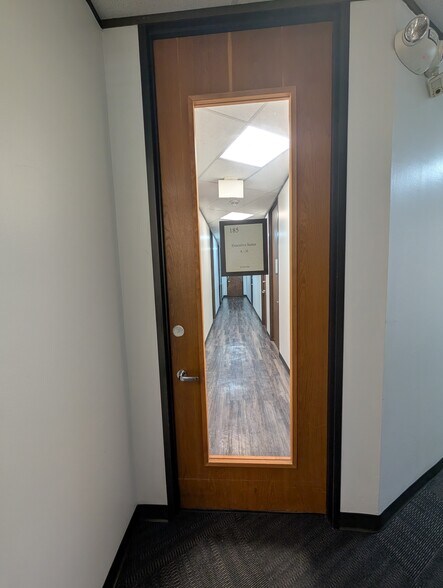 More Photos Of 6666 Harwin Dr, Houston Office For Lease