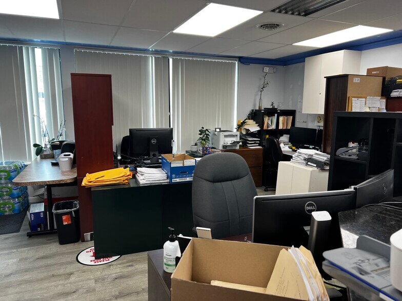 More Photos Of 9821 Greenbelt Rd, Lanham Seabrook Office For Sale
