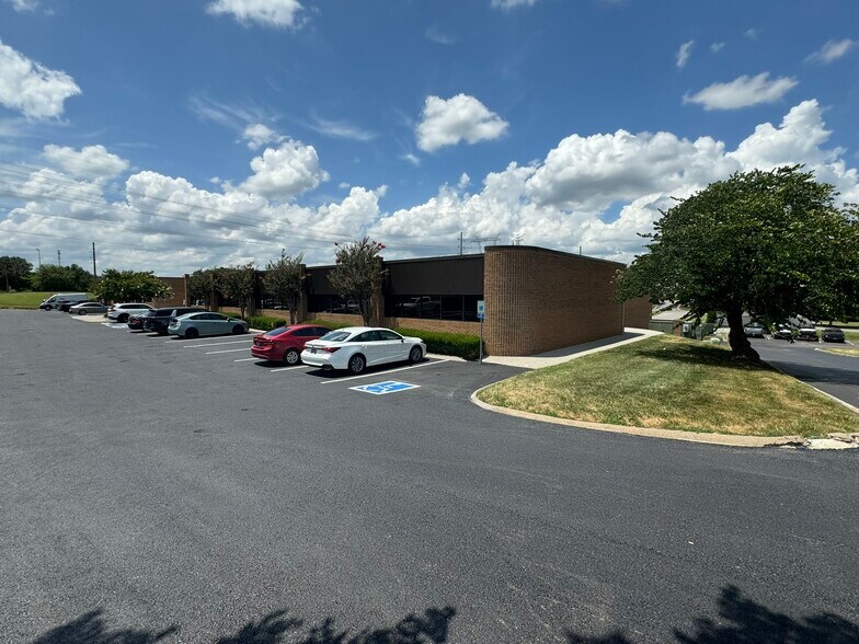 More Photos Of 9051 Executive Park Dr, Knoxville Office For Lease