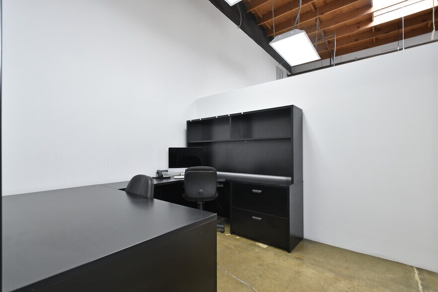 More Photos Of 1738-1740 Cordova St, Los Angeles Showroom For Lease