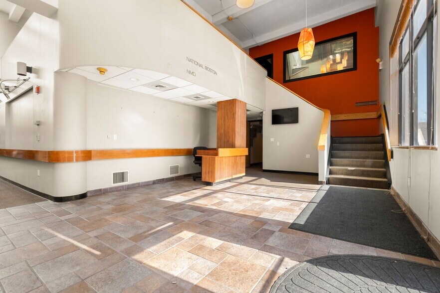 Primary Photo Of 115 Dummer St, Brookline Flex For Sale