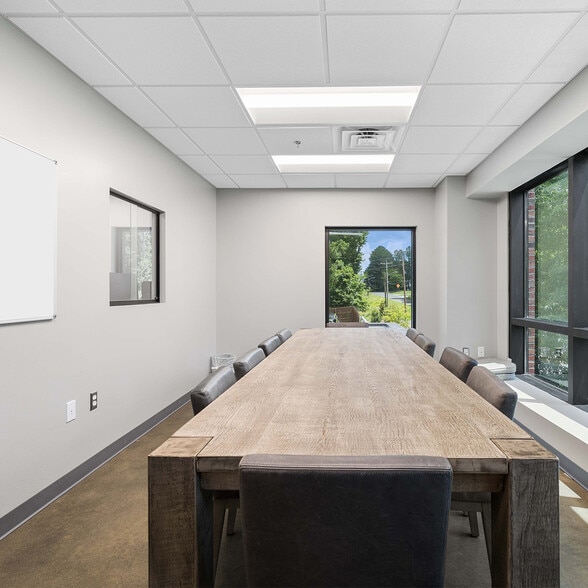 More Photos Of 608 S Hoover Rd, Durham Flex For Lease