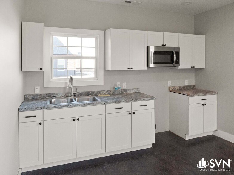 More Photos Of 300 Opportunity dr, Mayfield Warehouse For Sale