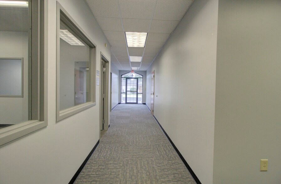 More Photos Of 366 N Portland Way, Galion Medical For Lease